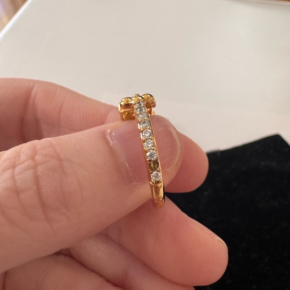Louis Vuitton Gold Monogram Ring - Picture 2 of 6